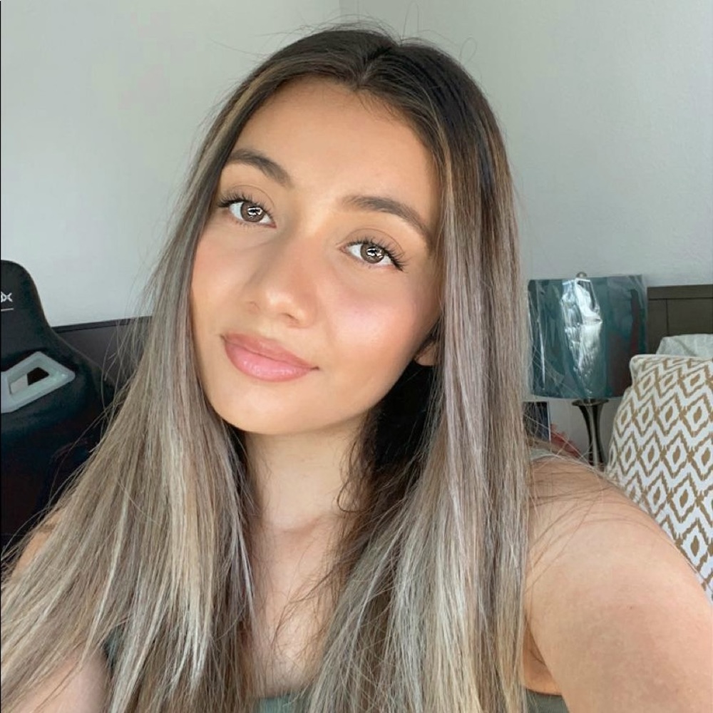 Meet your Posher, Reyna